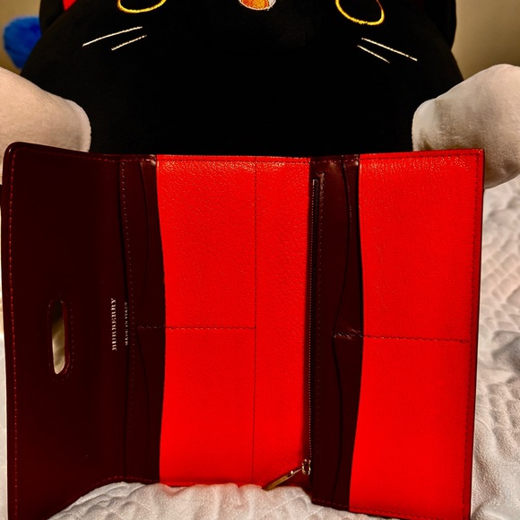 Authentic Burberry D-ring Grainy Leather Continental Wallet - Picture 4 of 9